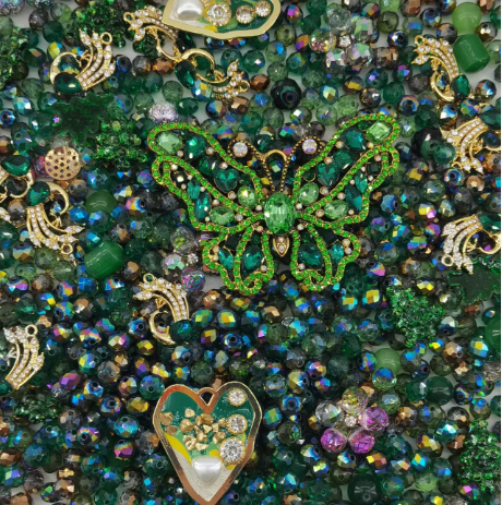 (Artist) Giant Luxury-Verdant Wing