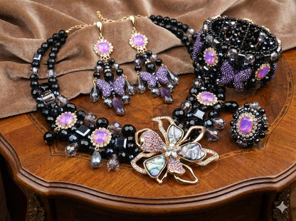 Giant Lux-Gothic Fairy Tale