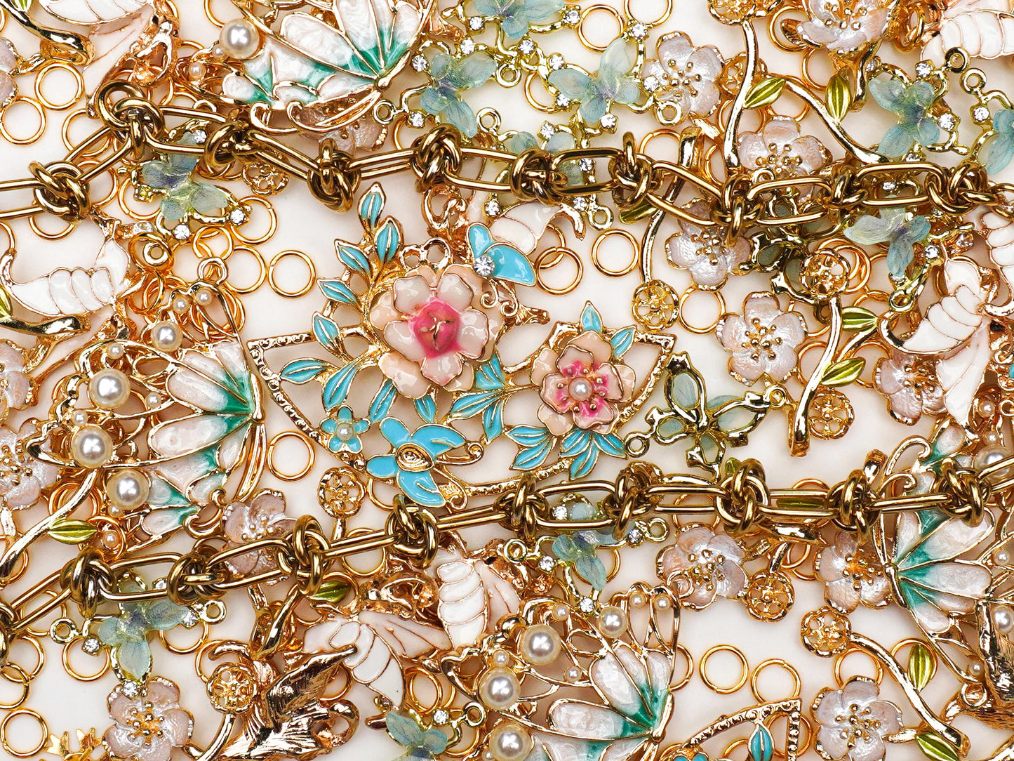 Jingle-Daisy Chain Memories