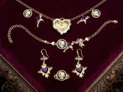 Jingle-The Vampire's Locket