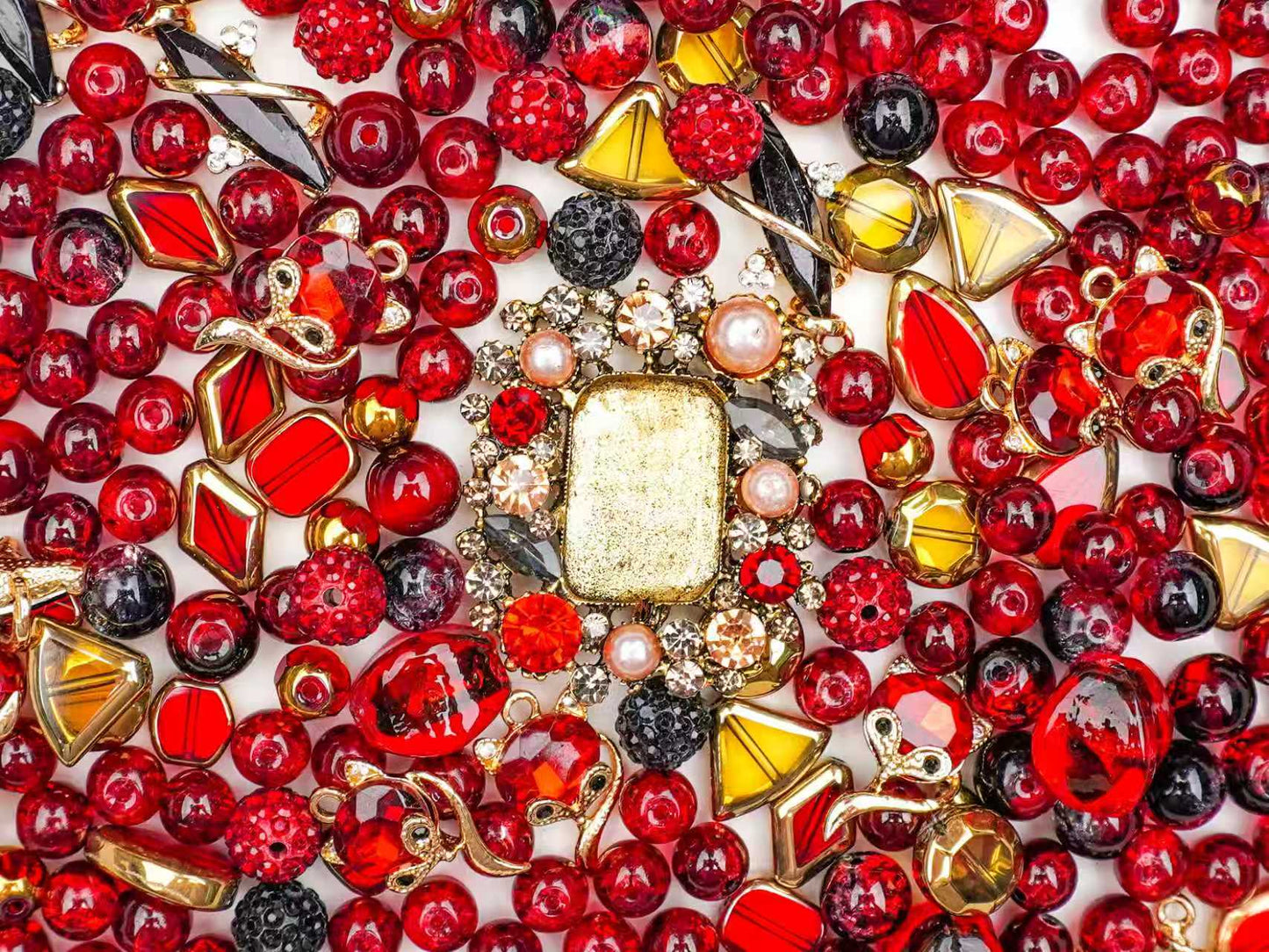 Giant Lux-Scarlet Echo