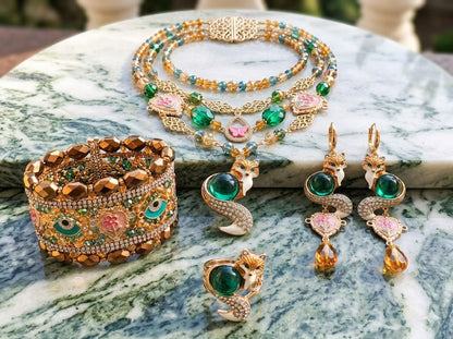 Giant Lux-Secret Path